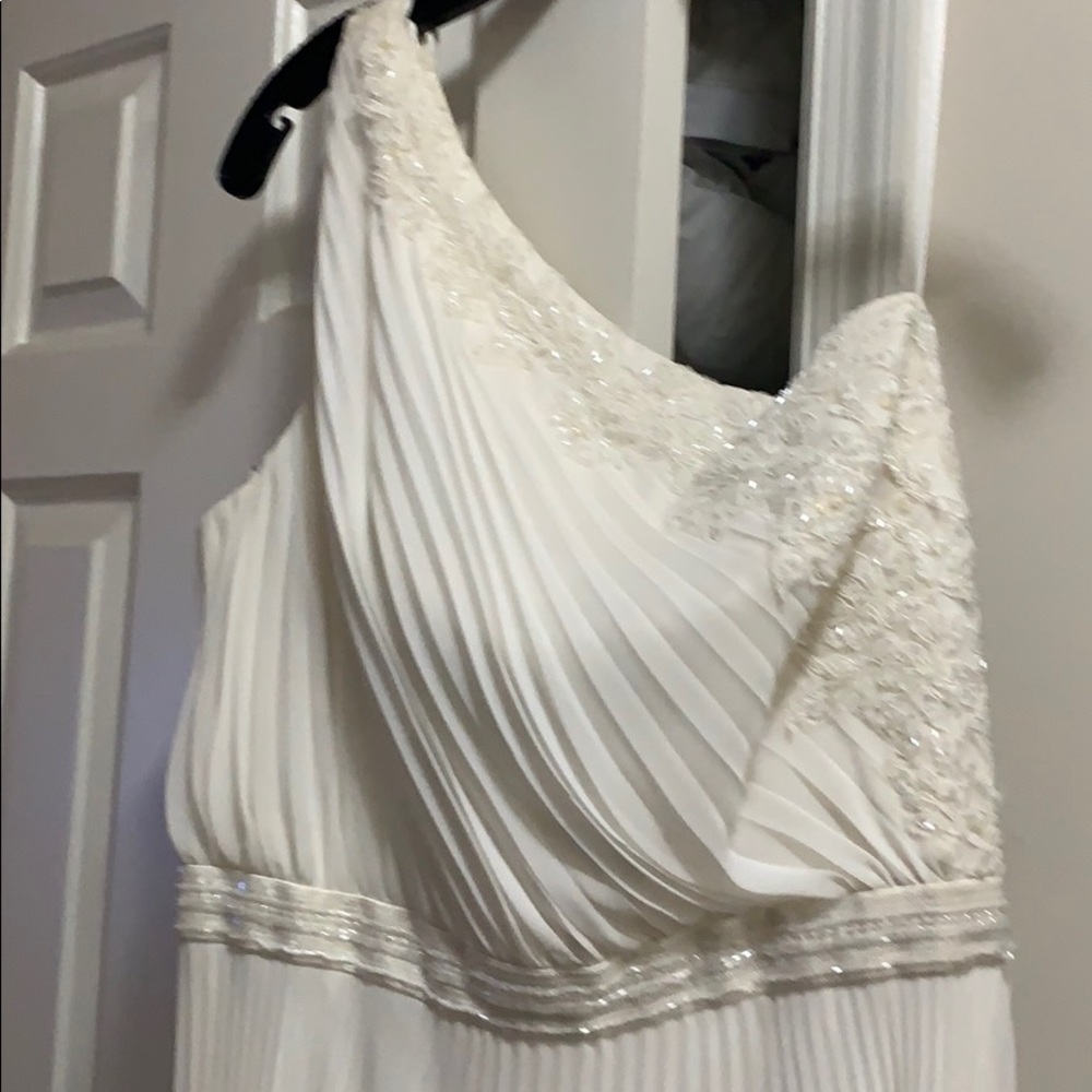 NWT Carmen Marc Valvo Ivory Beaded Dress 14 - Picture 3 of 8